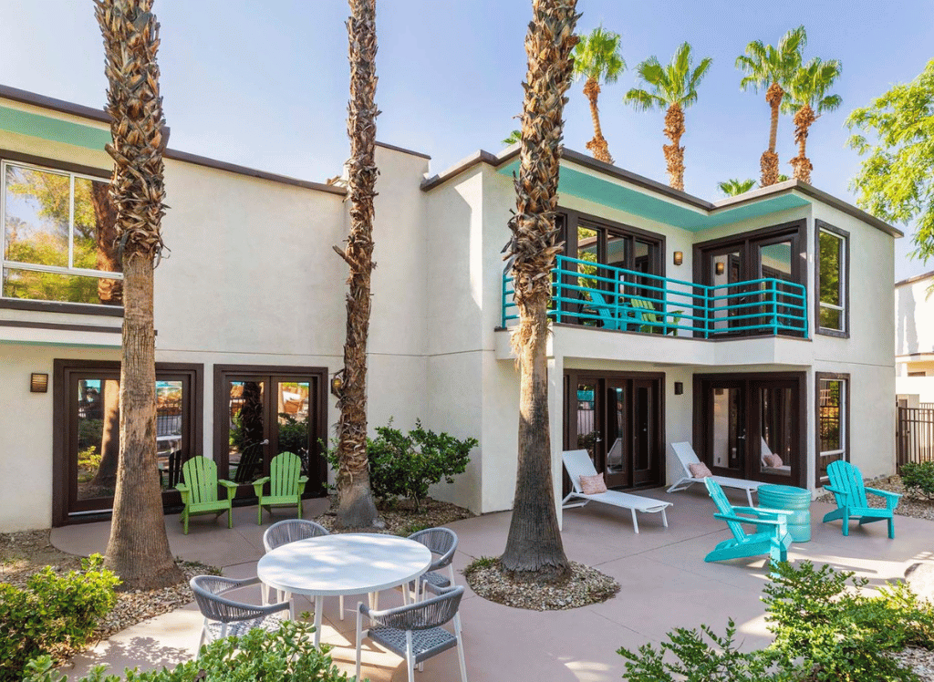 Best Hotel Pools in Palm Springs: Enjoy a Dip in Paradise