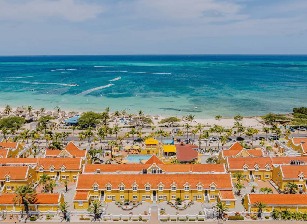 8 Best Resorts in Aruba for Couples Craving Sun-kissed Romance and Adventure