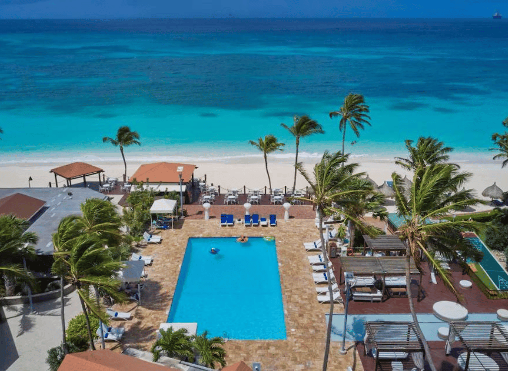 8 Best Resorts in Aruba for Couples Craving Sun-kissed Romance and Adventure