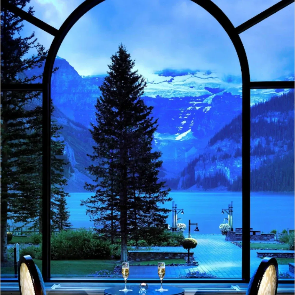 A Legendary Location at the Edge of the Lake